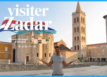 Visiter Zadar : vue panoramique de la vieille ville au bord de la mer Adriatique