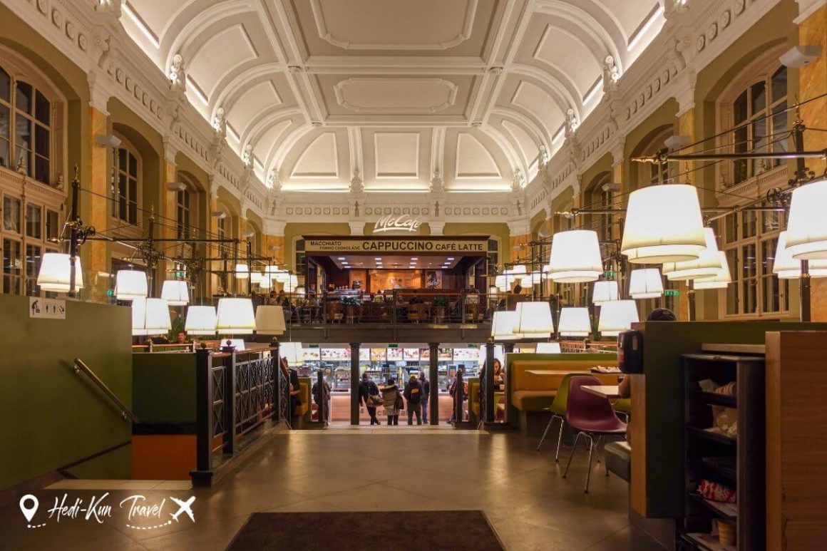 Intérieur historique du McDonald's de la gare Nyugati, conçu par les ateliers Eiffel.
