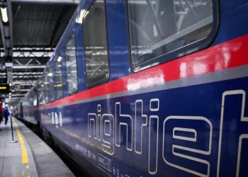 Le train de nuit Nightjet sur le quai, avant l'annonce de la suppression du train de nuit Paris-Berlin