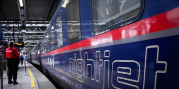 Le train de nuit Nightjet sur le quai, avant l'annonce de la suppression du train de nuit Paris-Berlin