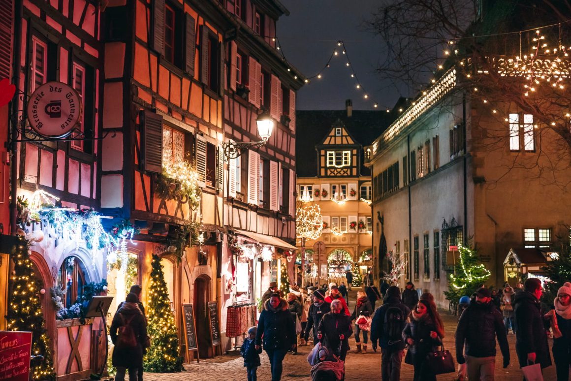 Marché de Noël en Alsace illuminé, accessible en train direct depuis le sud avec le Ouigo Strasbourg Marseille.