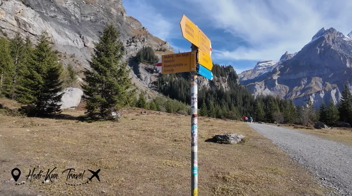 sentier chemin randonnée oeschinensee - hedi kun travel
